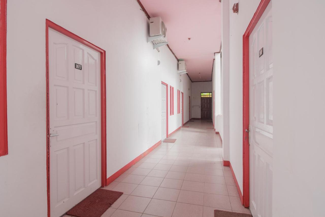 KoolKost Syariah near Ayani Mega Mall Pontianak Bagian luar foto